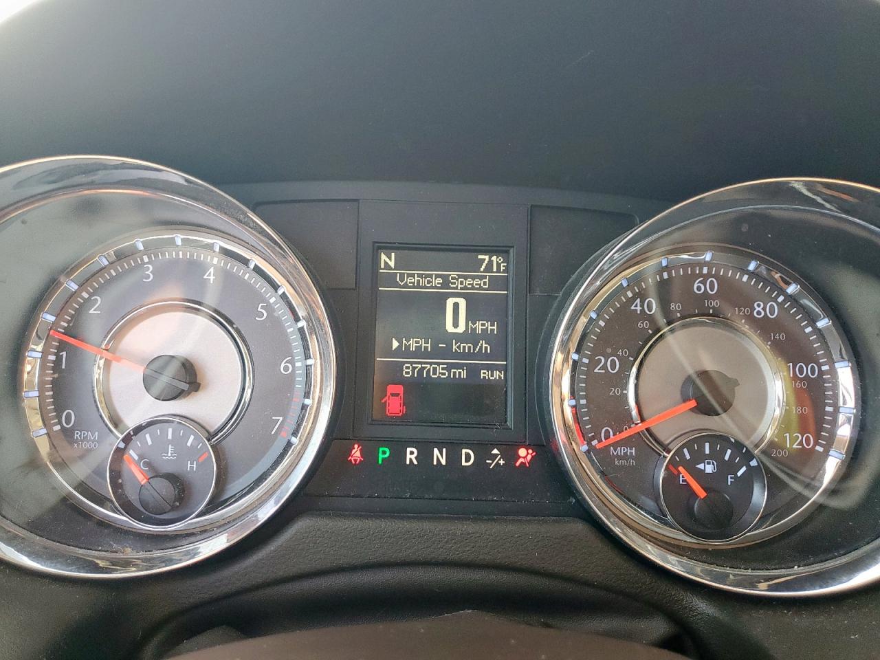 Chrysler Minivan Touring L Image 8