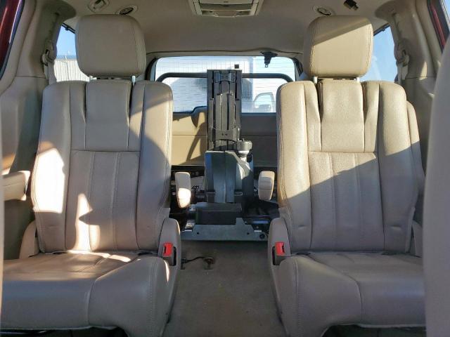 Chrysler Minivan Touring L Image 7