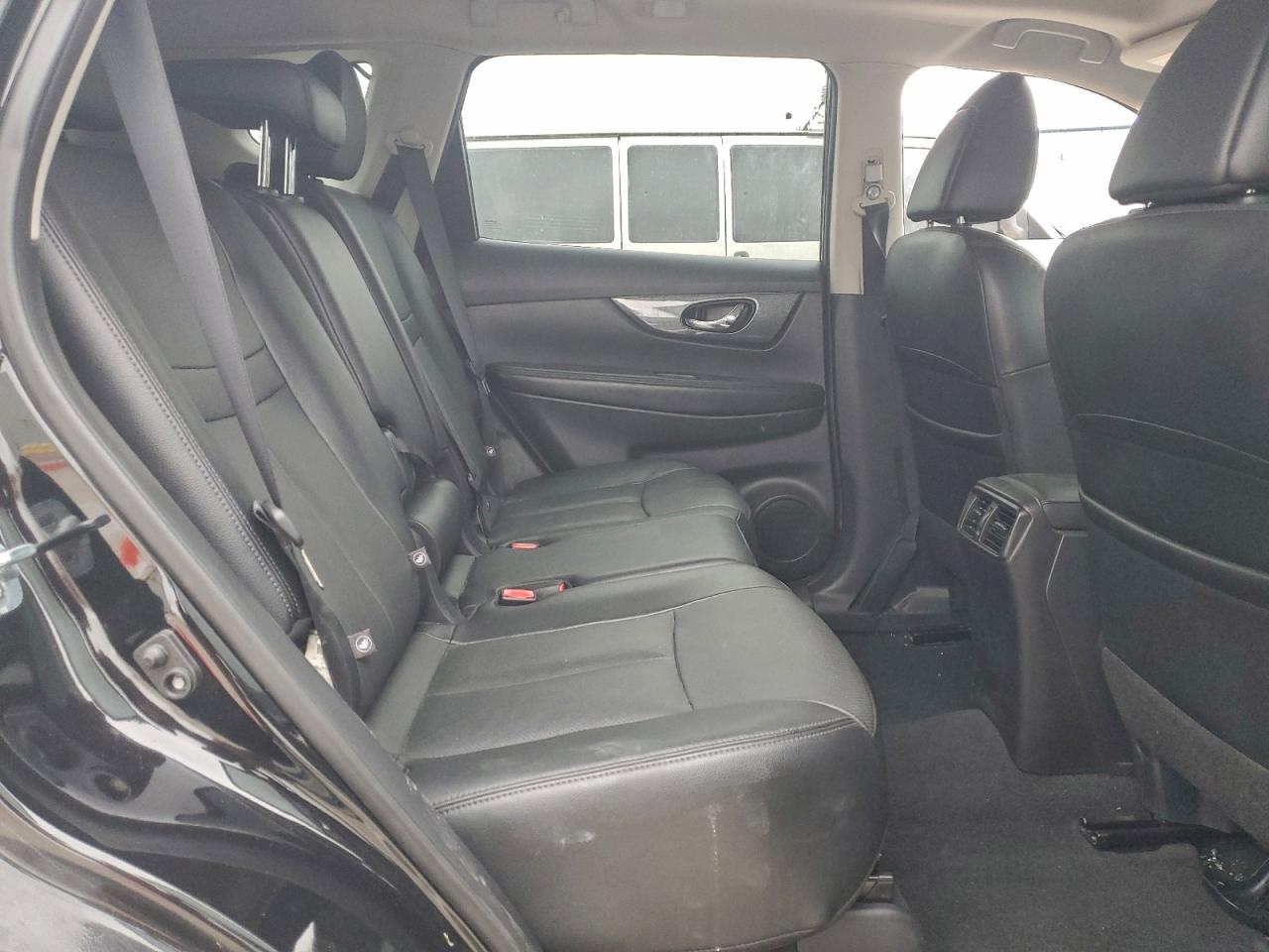 Nissan Rogue S Image 10