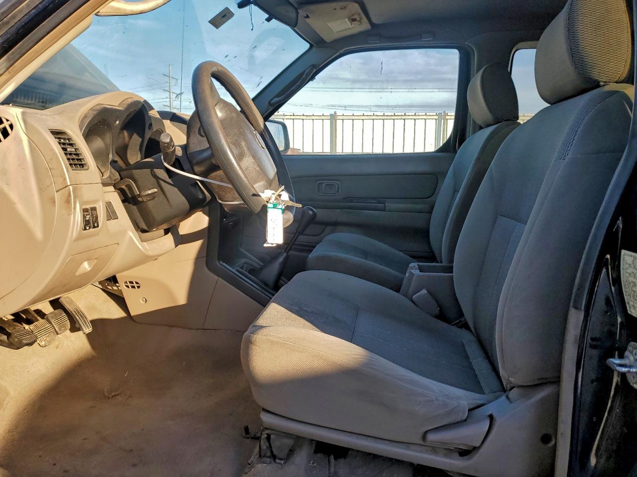 Nissan Frontier King Cab Xe Image 10