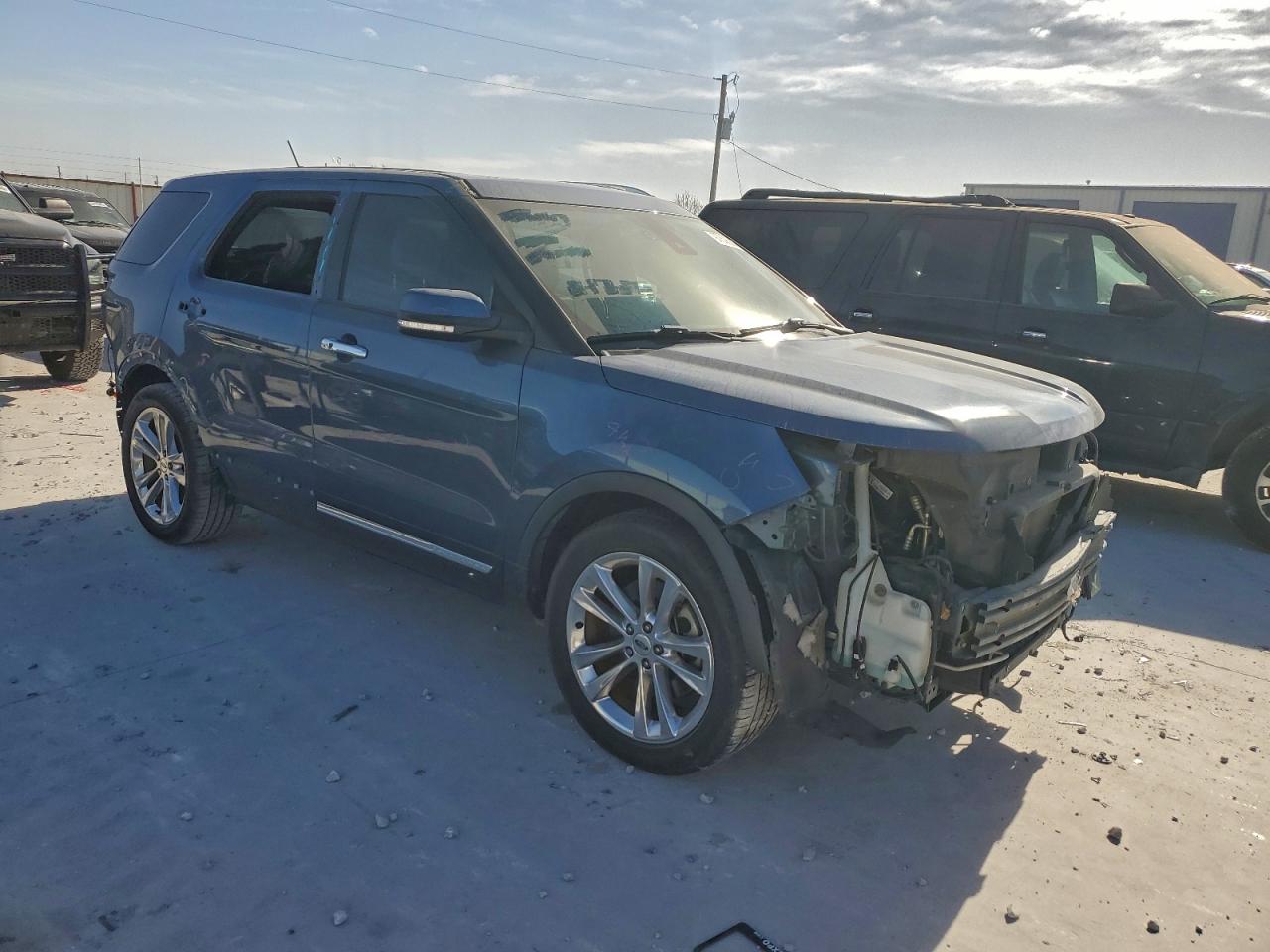 Ford Explorer Limited Image 5