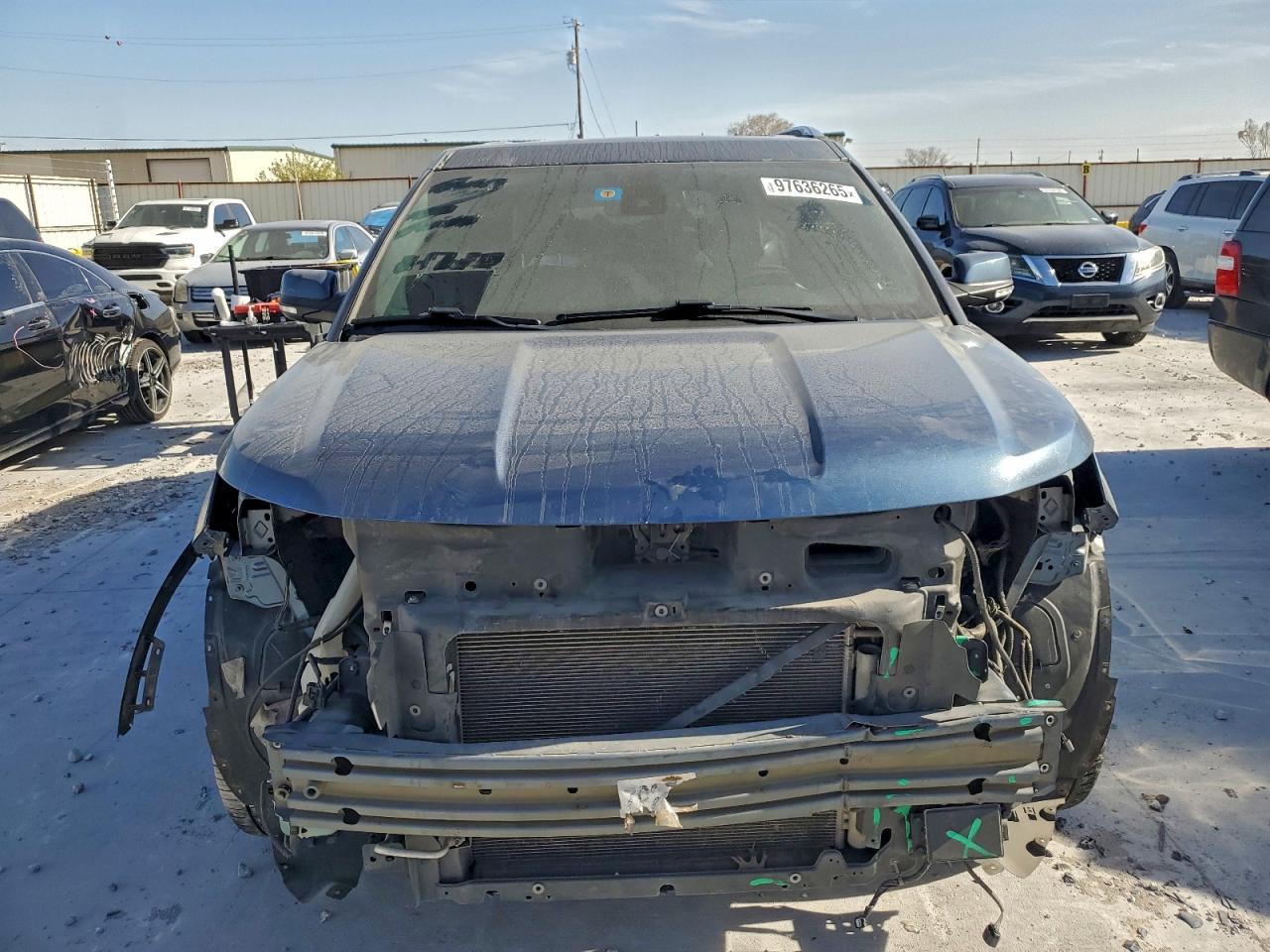 Ford Explorer Limited Image 3