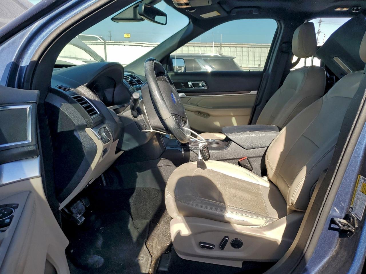 Ford Explorer Limited Image 7