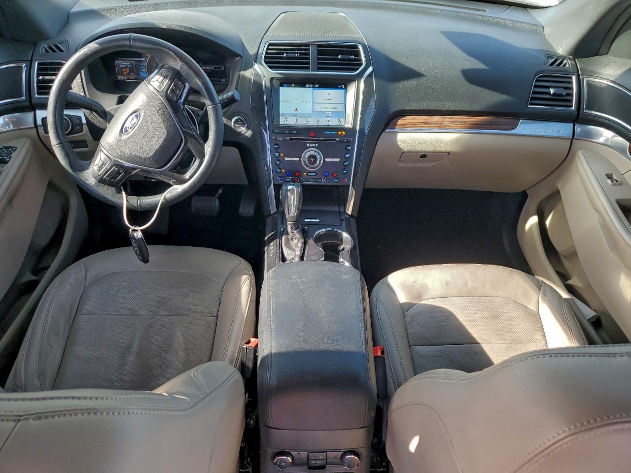 Ford Explorer Limited Image 14