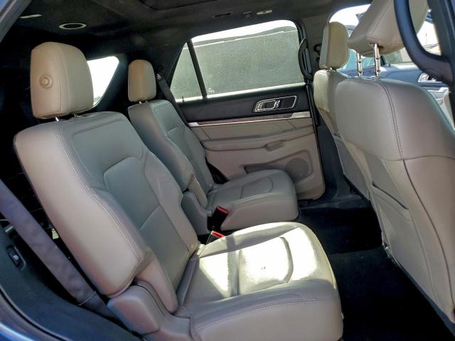 Ford Explorer Limited Image 8