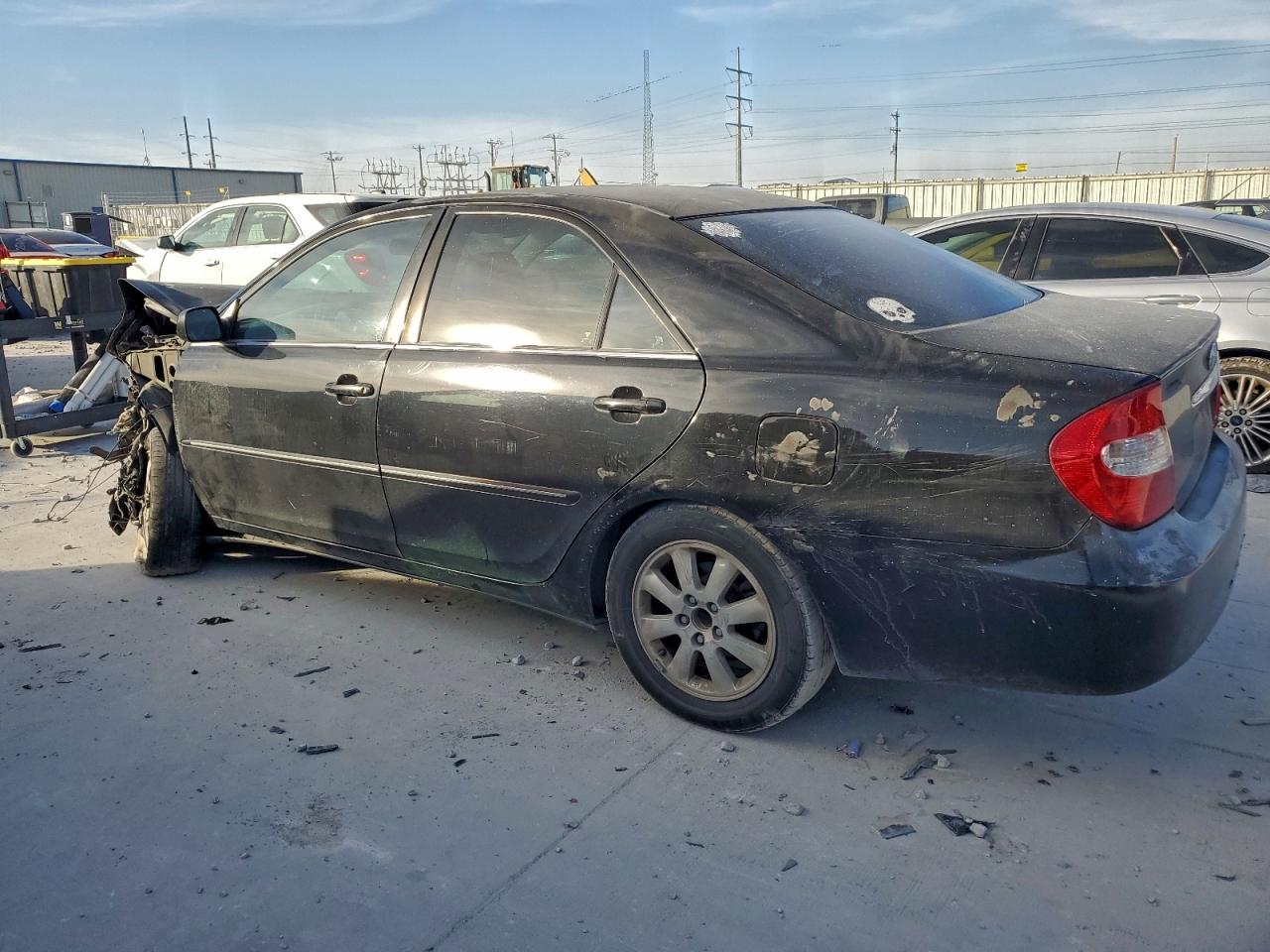 Toyota Camry Le Image 6