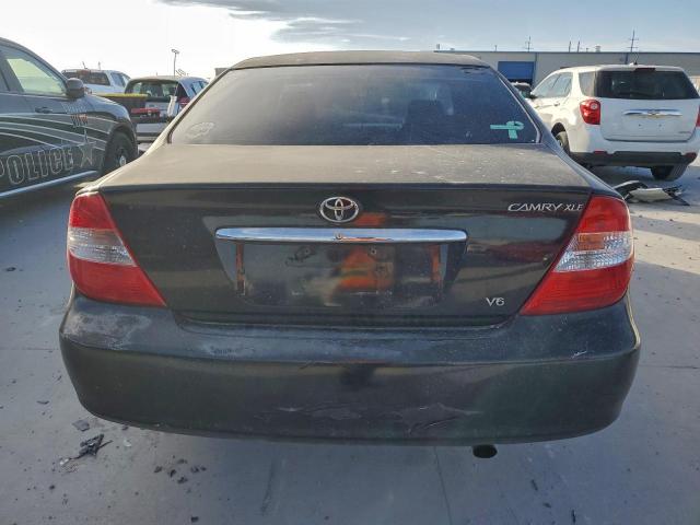 Toyota Camry Le Image 8