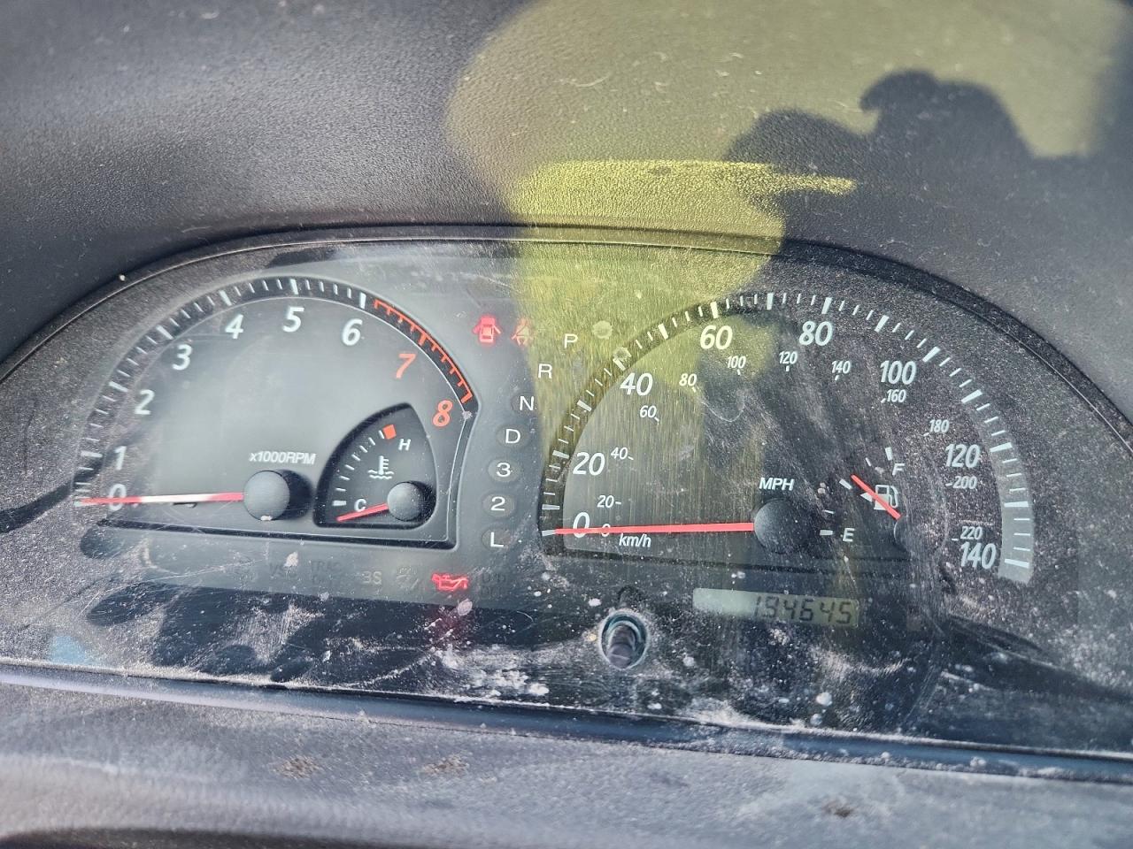 Toyota Camry Le Image 9