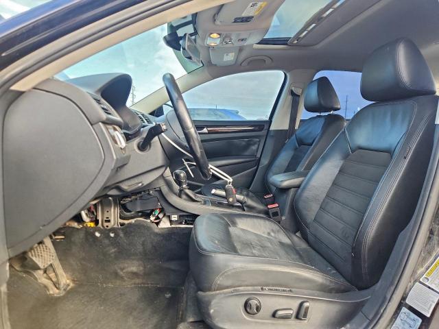 Volkswagen Passat Sel Image 12