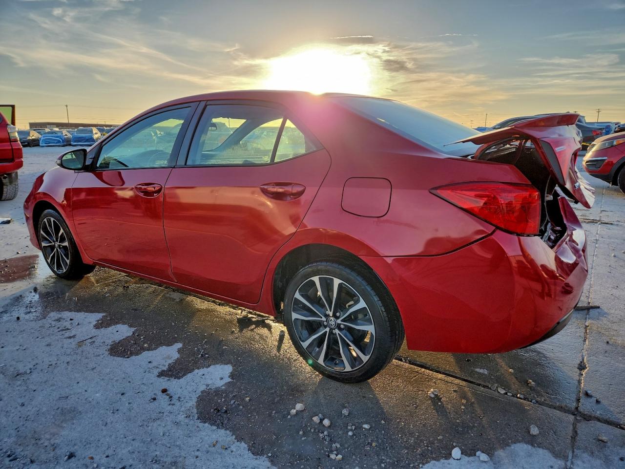 Toyota Corolla L Image 8