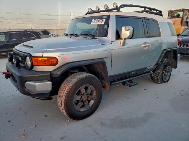  Salvage Toyota FJ Cruiser
