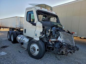  Salvage Freightliner Cascadia 1