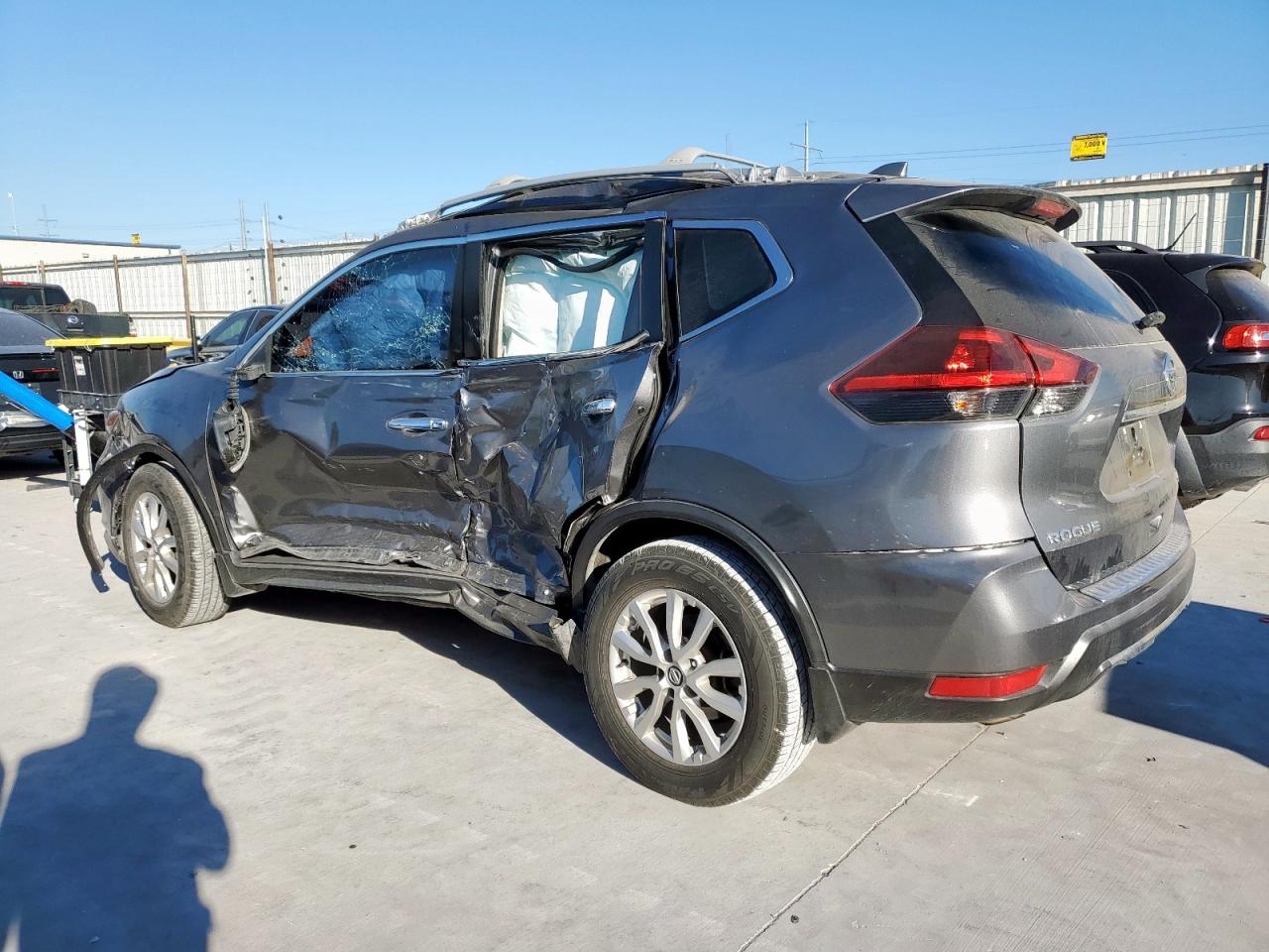 Nissan Rogue S Image 9