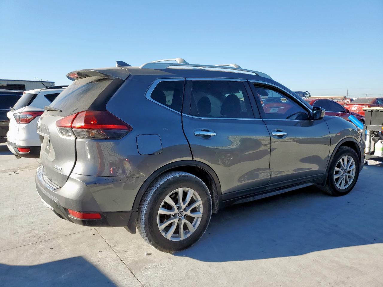 Nissan Rogue S Image 3