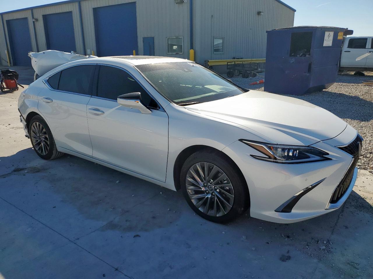 Lexus Es 300h Base Image 4