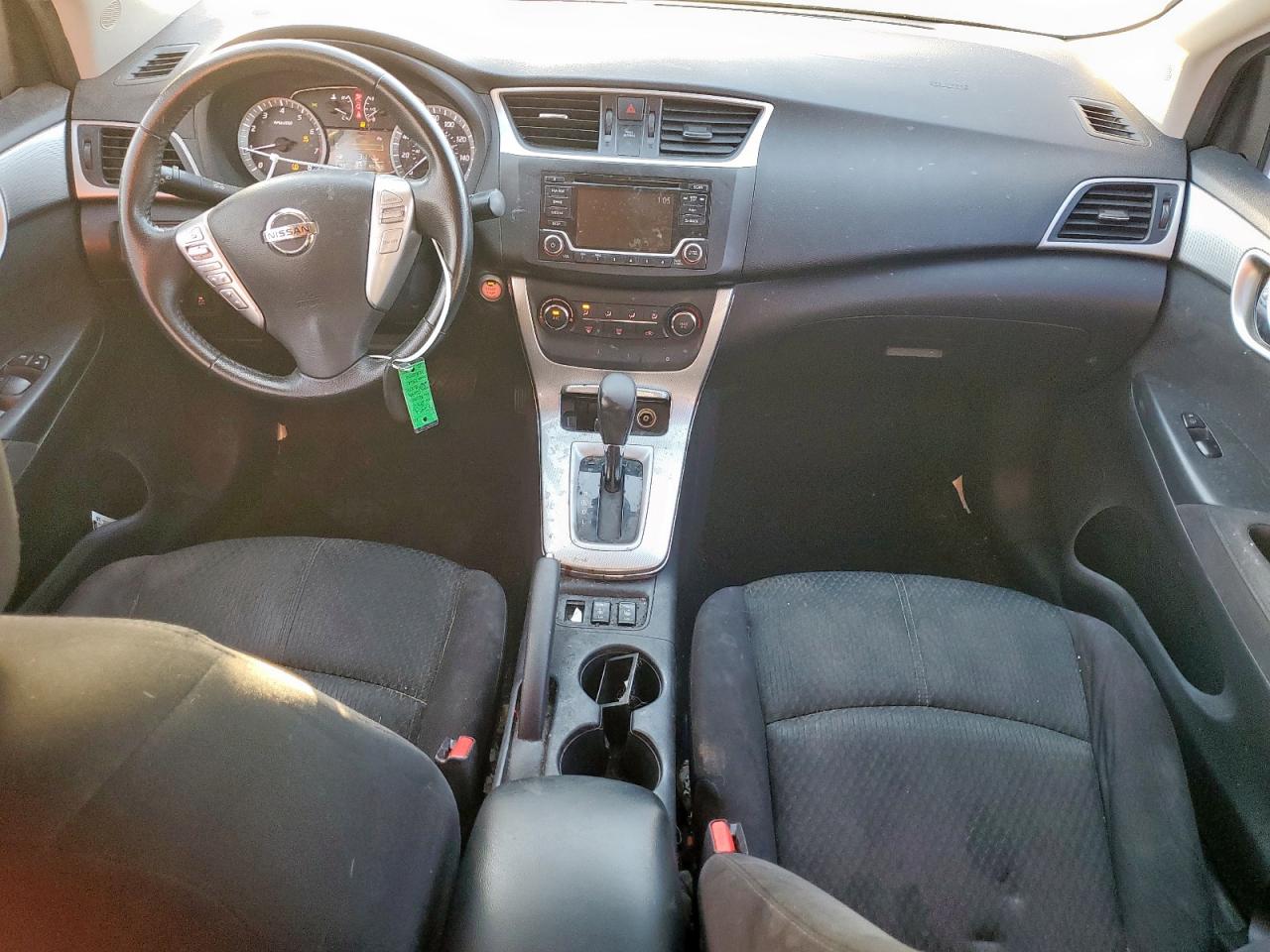 Nissan Sentra S Image 2