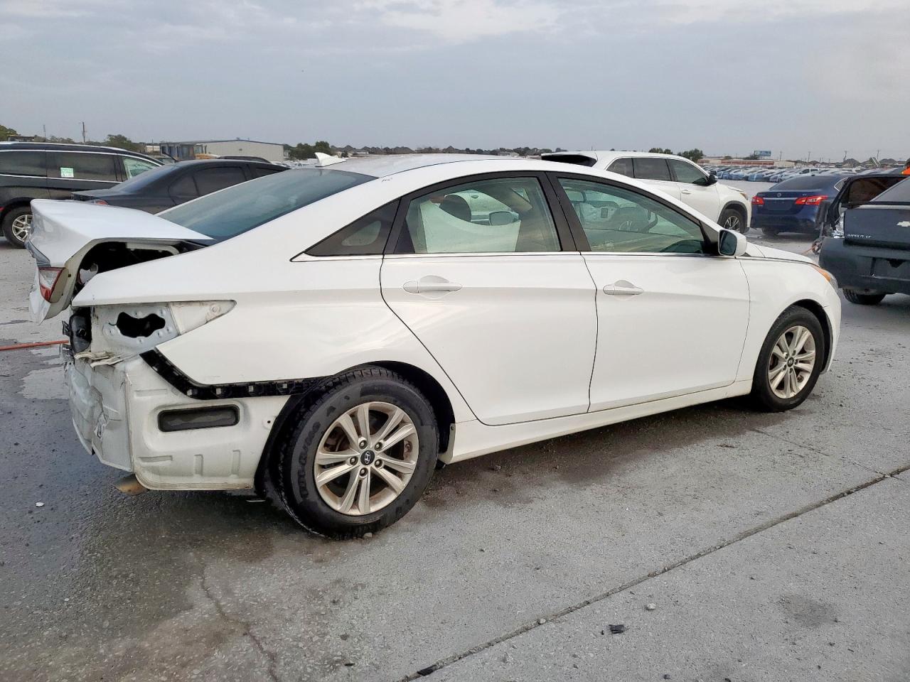 Hyundai SONATA Gls Image 8