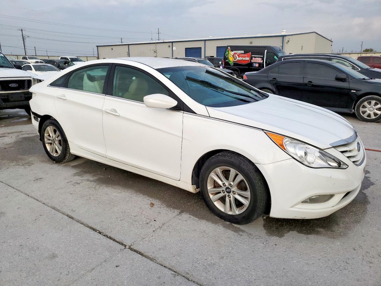 Hyundai SONATA Gls Image 12