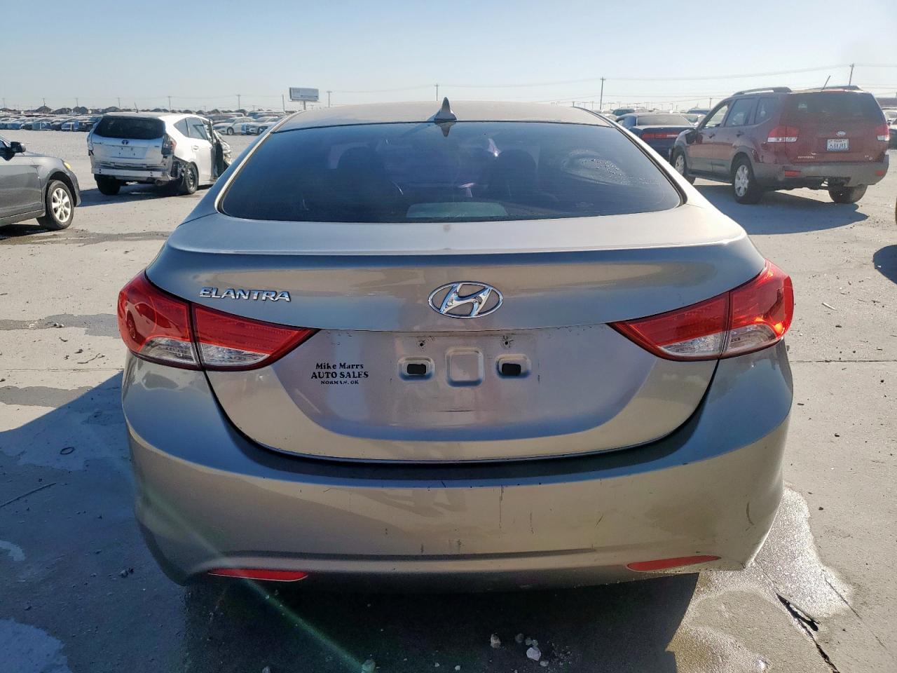 Hyundai ELANTRA Gls Image 6
