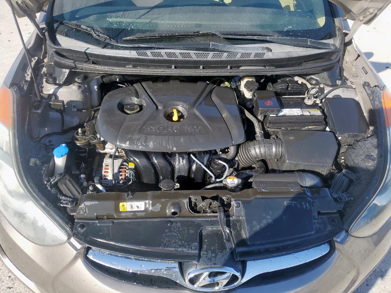 Hyundai ELANTRA Gls Image 10