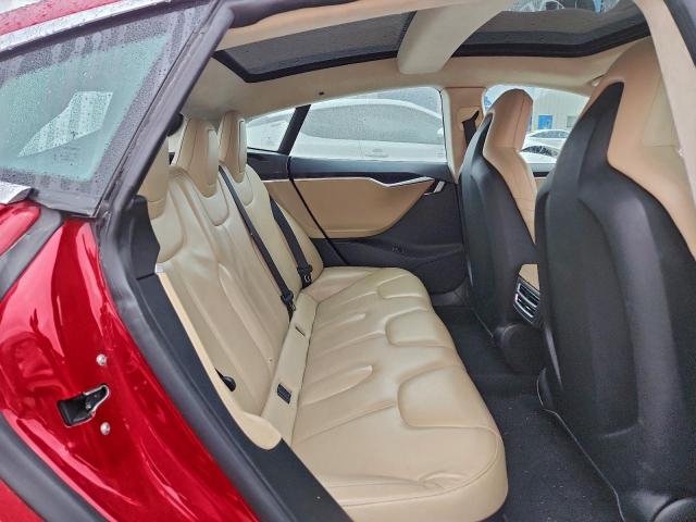 Tesla Model S Image 8