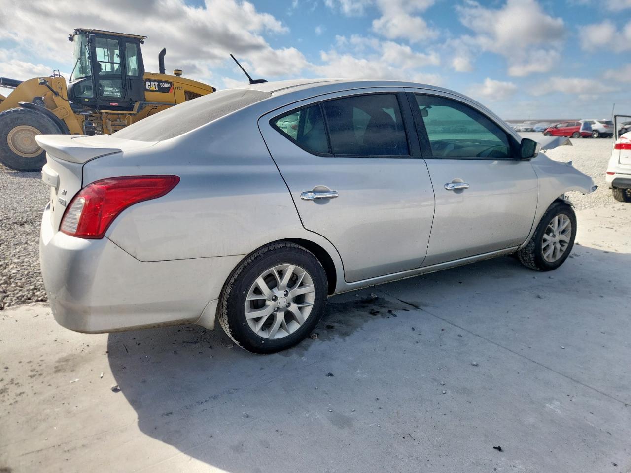 Nissan Versa S Image 2