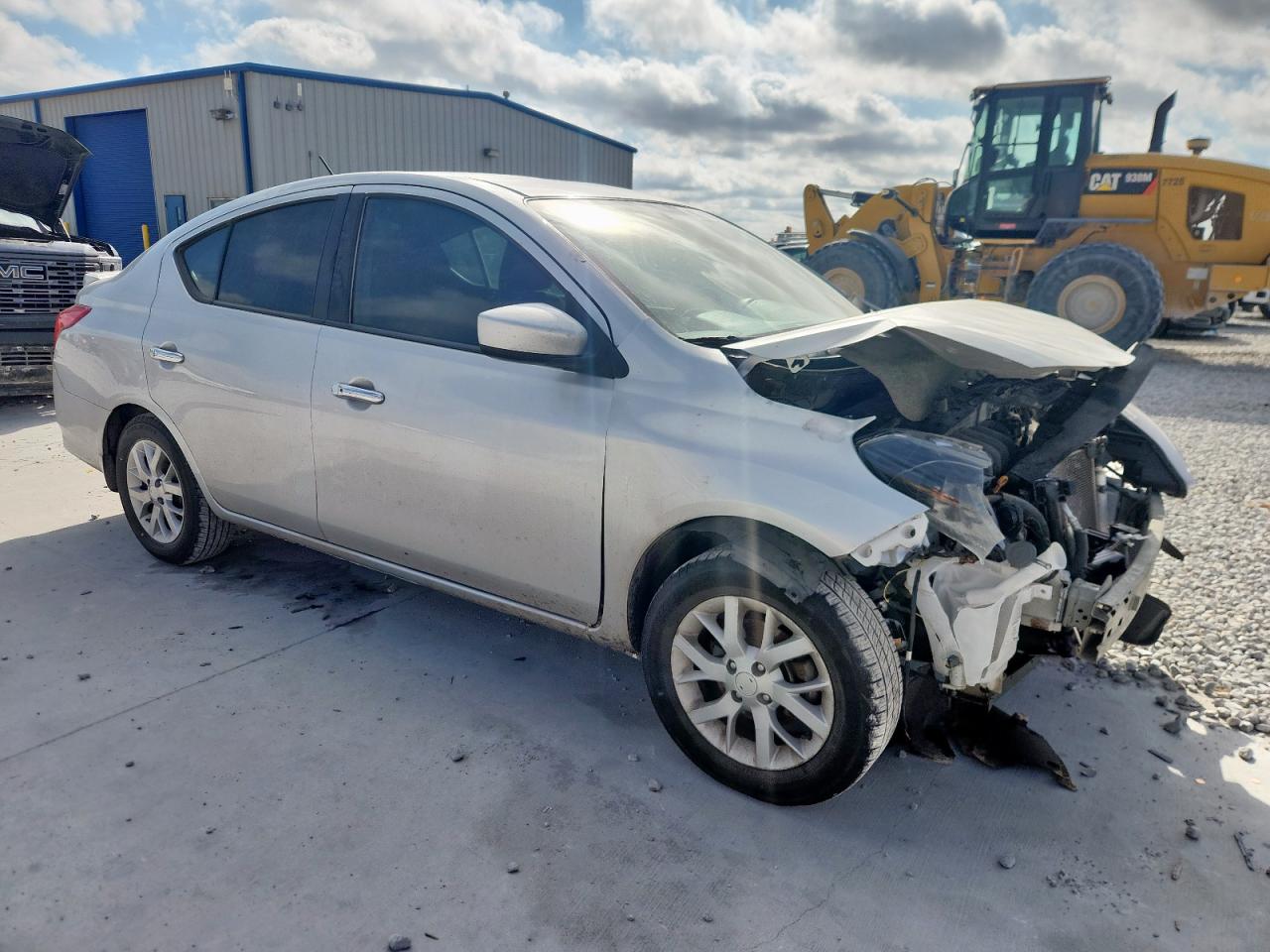 Nissan Versa S Image 3