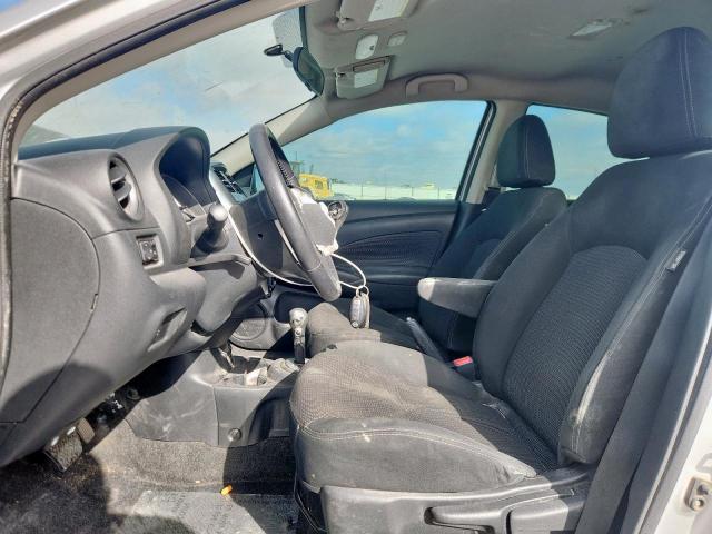 Nissan Versa S Image 6