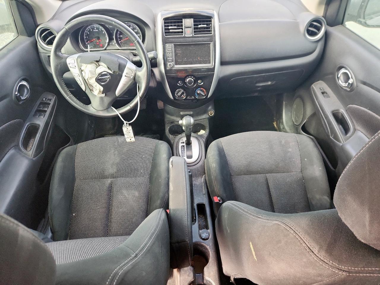 Nissan Versa S Image 13