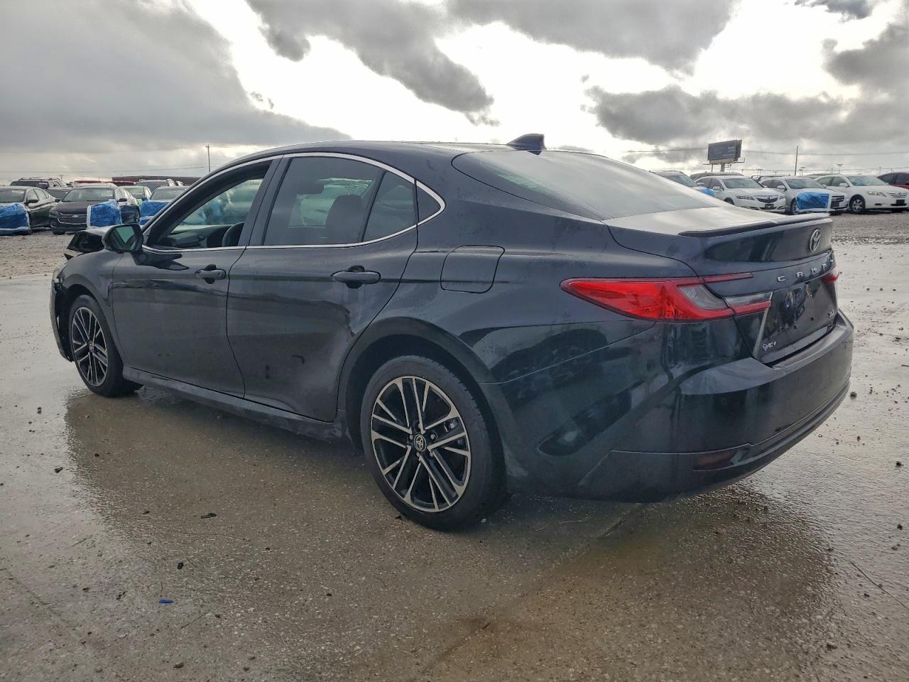 Toyota Camry Xse Image 2