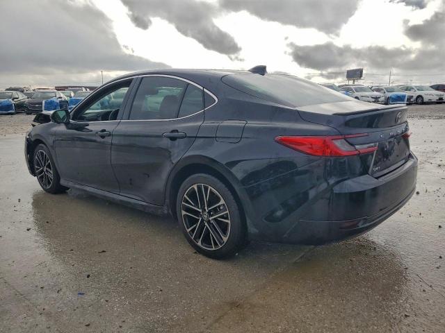 Toyota Camry Xse Image 2