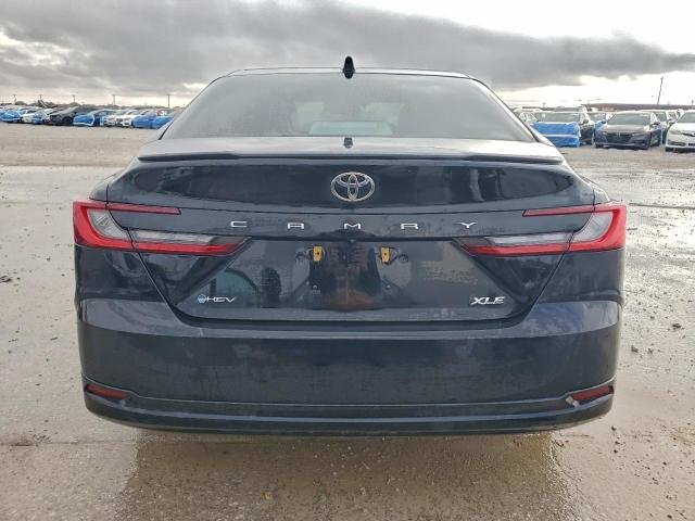 Toyota Camry Xse Image 4