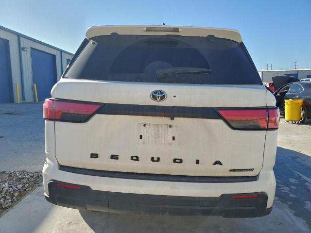 Toyota Sequoia Sr5 Image 3