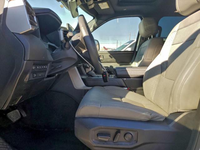 Toyota Sequoia Sr5 Image 14