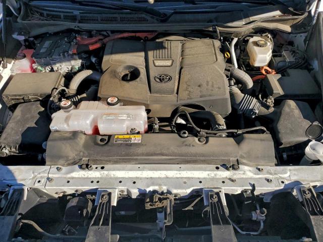 Toyota Sequoia Sr5 Image 13