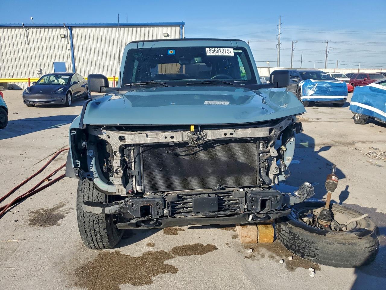 Ford Bronco Base Image 4