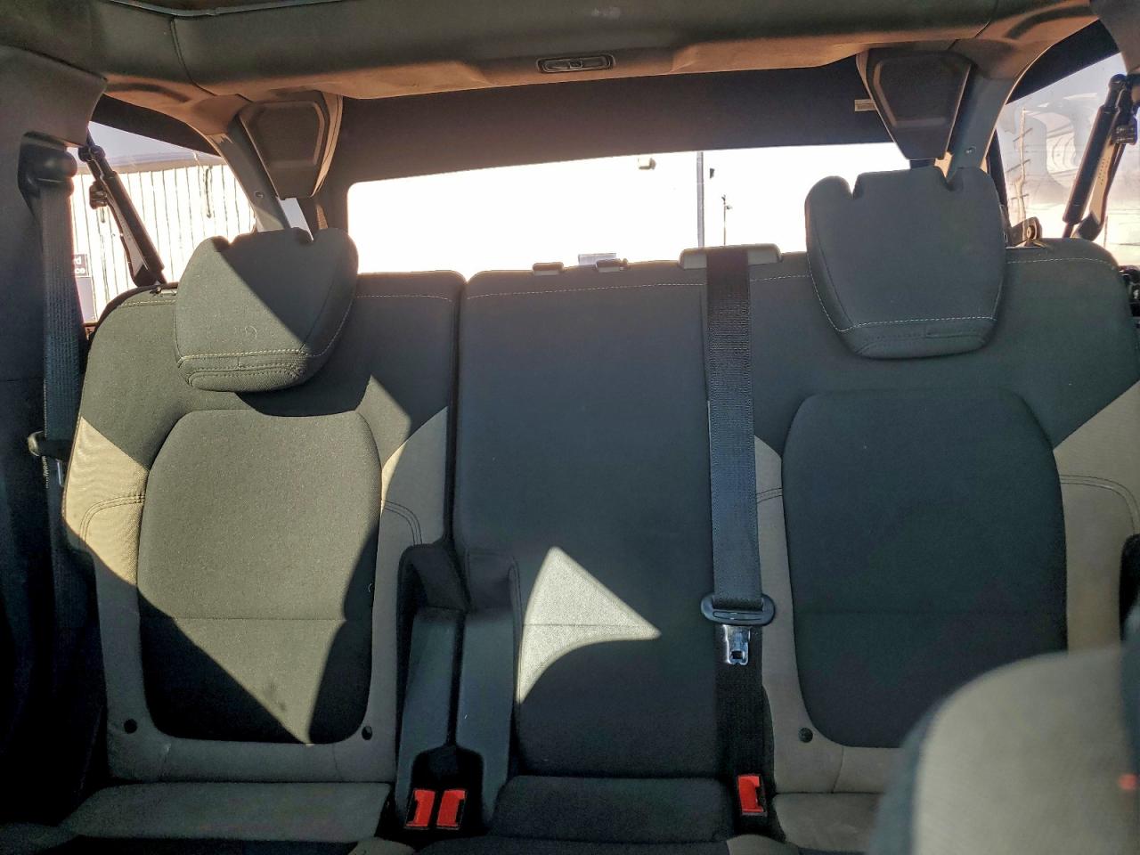 Ford Bronco Base Image 12