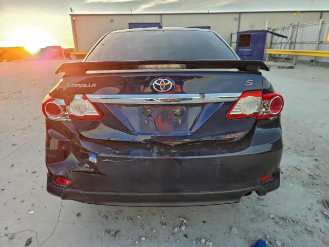 Toyota Corolla Base Image 11