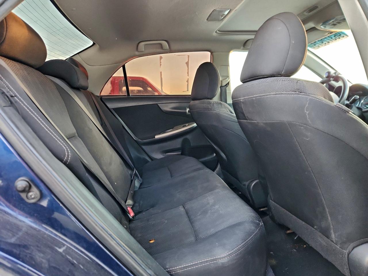 Toyota Corolla Base Image 3