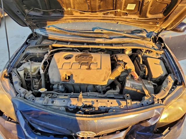 Toyota Corolla Base Image 2