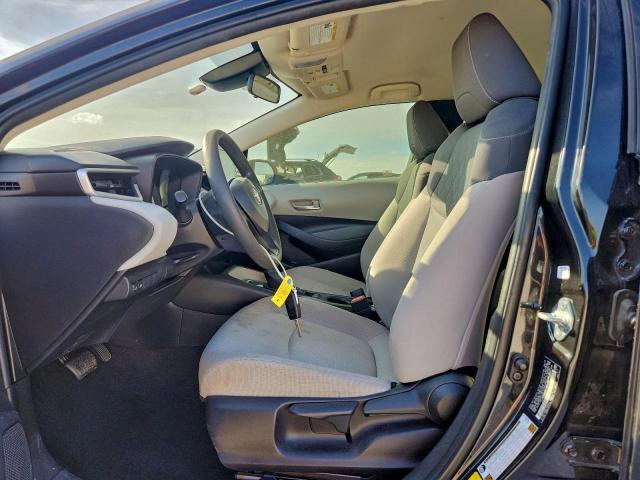 Toyota Corolla Le Image 10