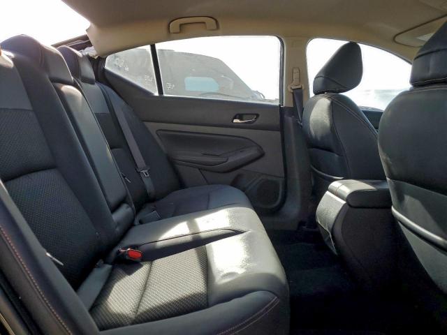 Nissan Altima Sr Image 8