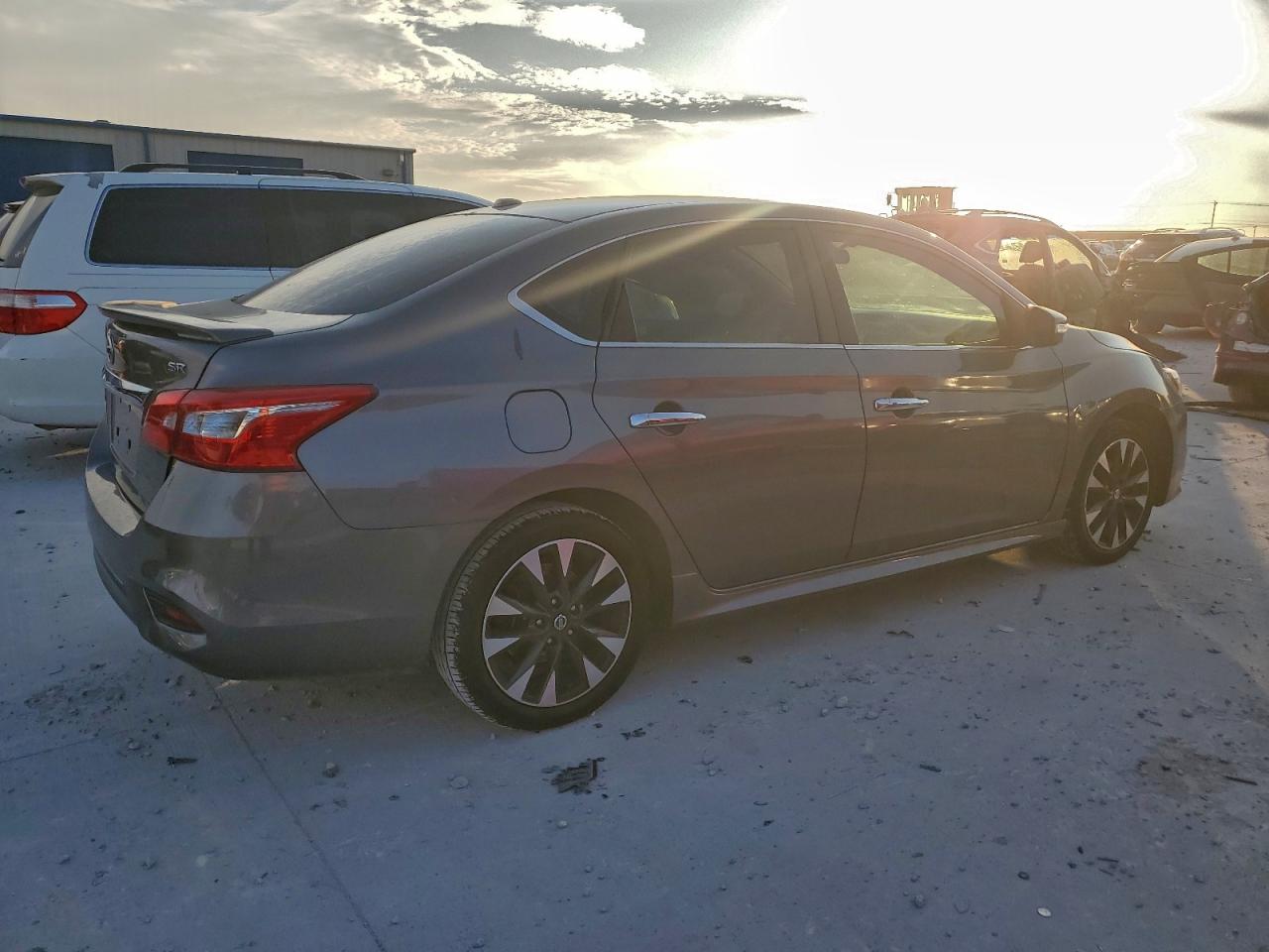 Nissan Sentra S Image 12