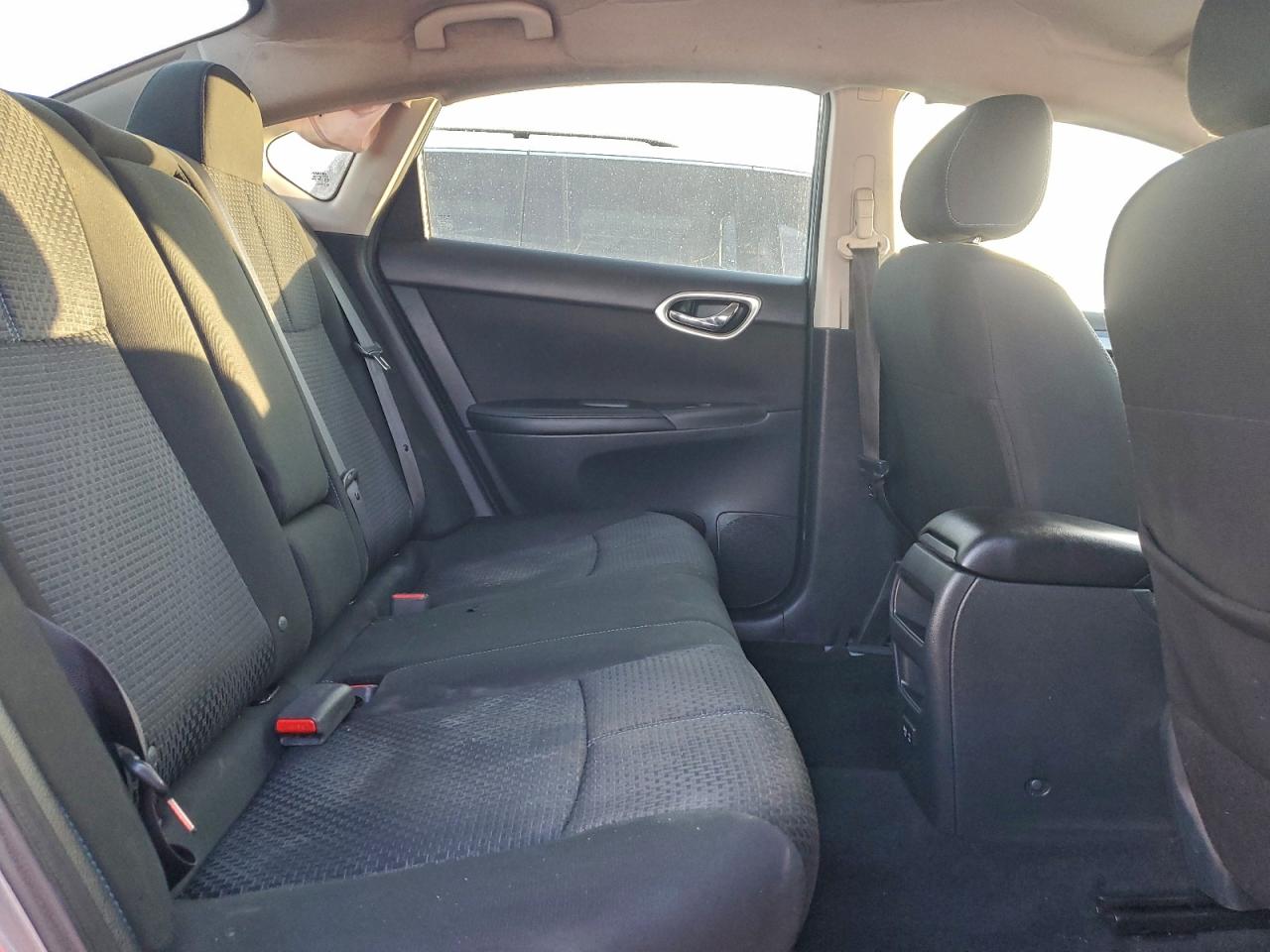 Nissan Sentra S Image 7