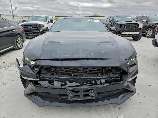 Ford Mustang Image 4