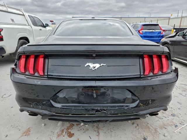 Ford Mustang Image 3