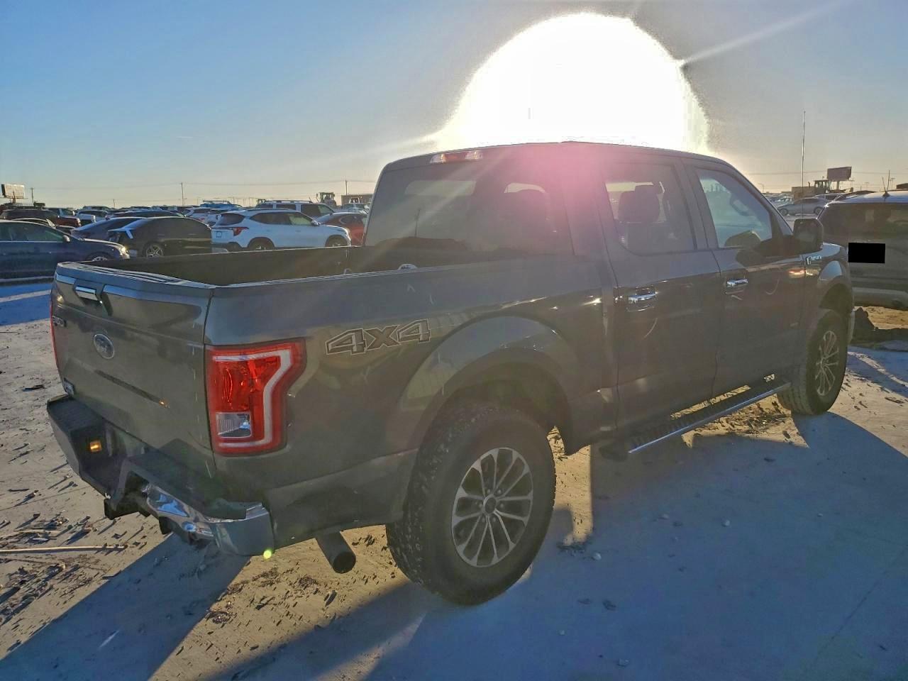 Ford F-150 Supercrew Image 3