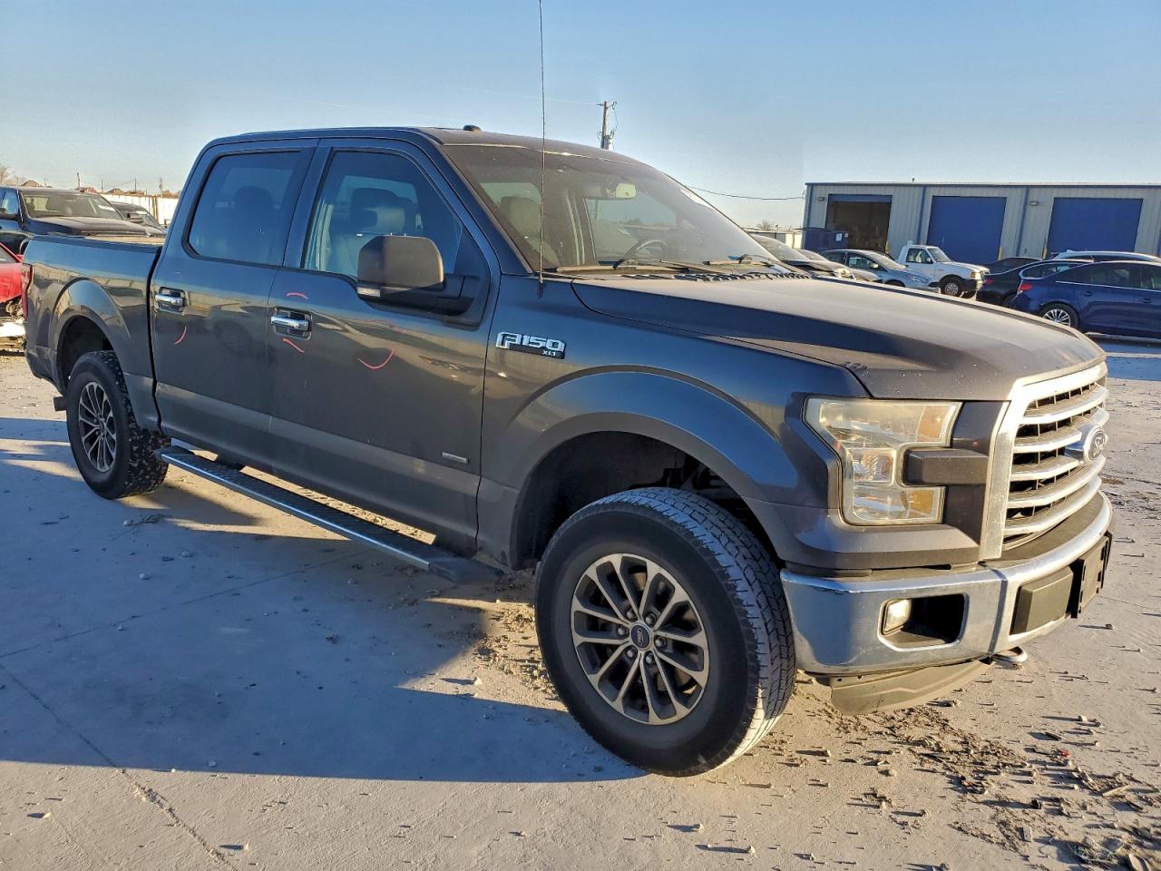 Ford F-150 Supercrew Image 8