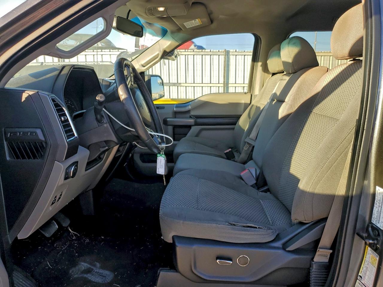 Ford F-150 Supercrew Image 11