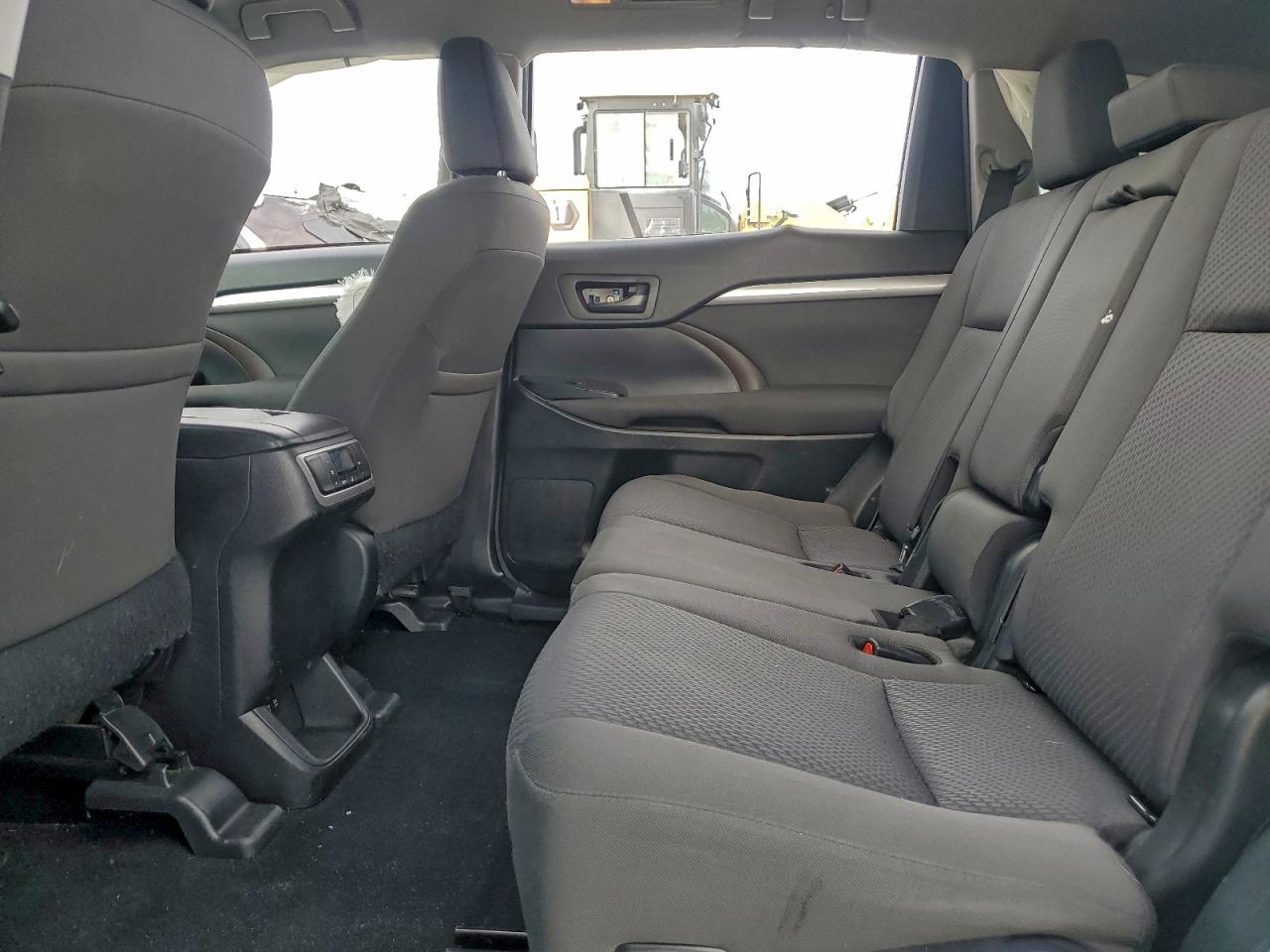 Toyota Highlander Le Image 11